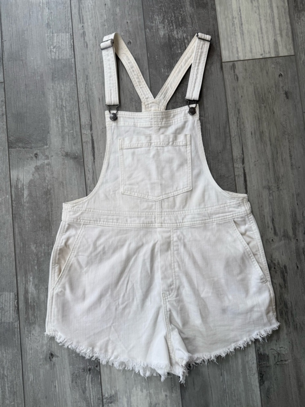 Aerie Denim Shortalls Cream White Wash Raw Hem Bib Overalls Medium Festival